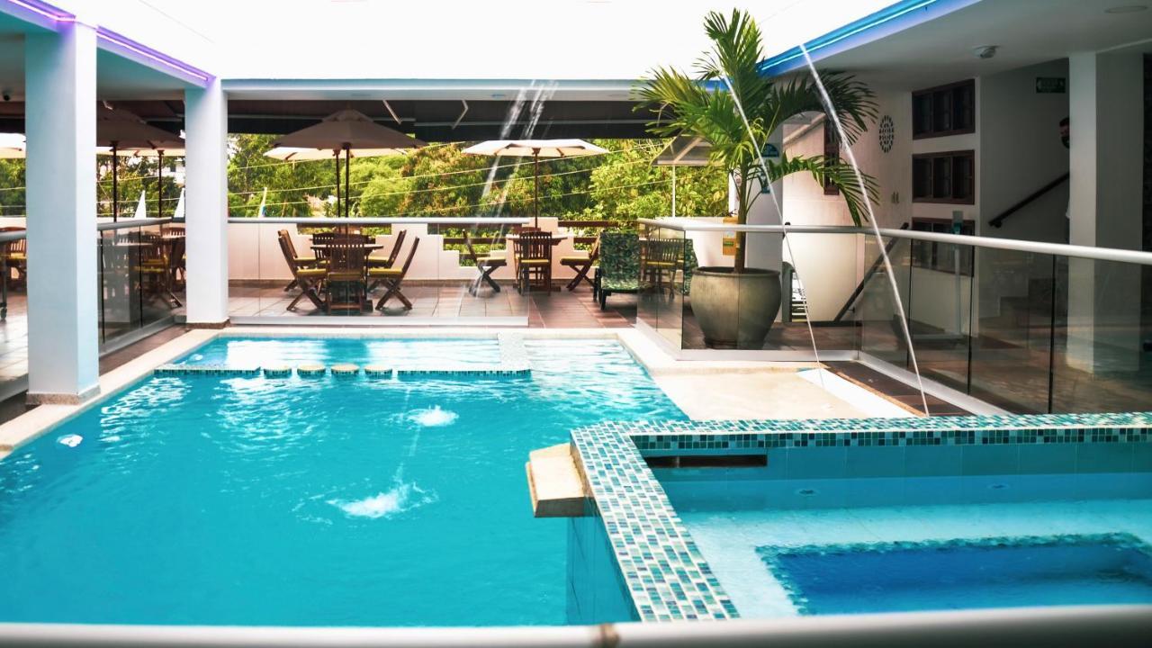 מינקה Hotel On The Rock מראה חיצוני תמונה