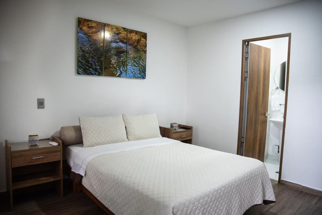 מינקה Hotel On The Rock מראה חיצוני תמונה