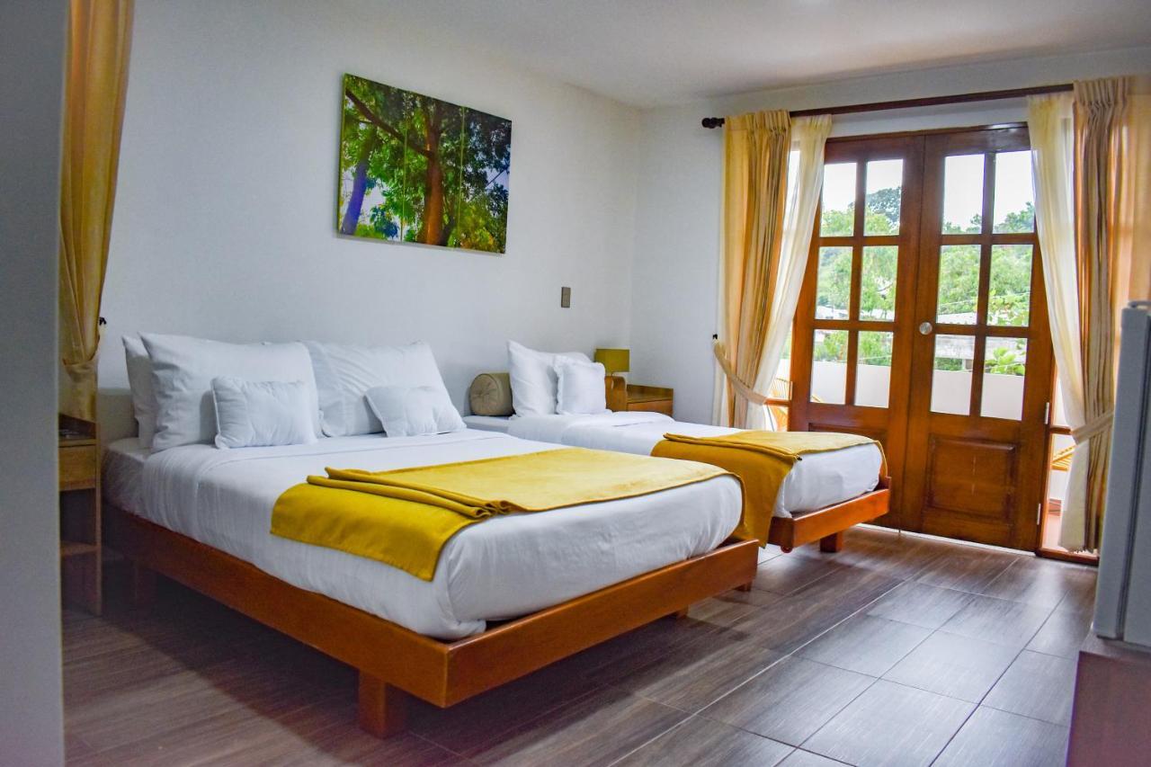 מינקה Hotel On The Rock מראה חיצוני תמונה